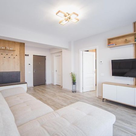 Creamy Wood Haven Apartment ออราแด ภายนอก รูปภาพ
