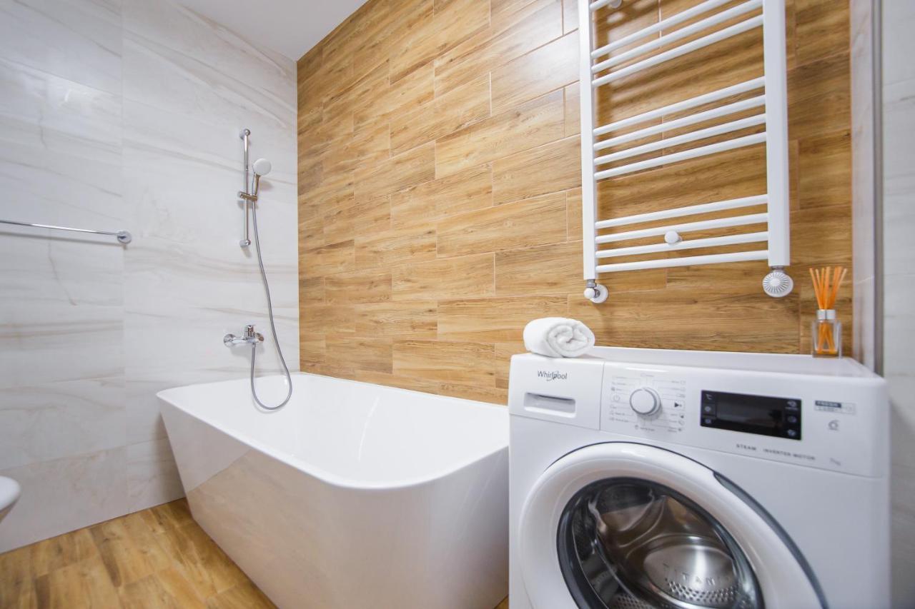 Creamy Wood Haven Apartment ออราแด ภายนอก รูปภาพ