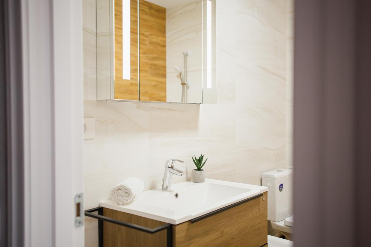 Creamy Wood Haven Apartment ออราแด ภายนอก รูปภาพ