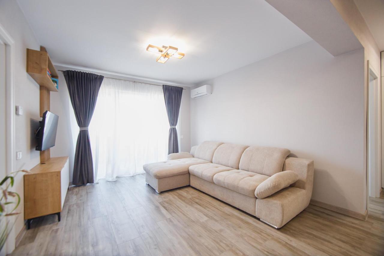 Creamy Wood Haven Apartment ออราแด ภายนอก รูปภาพ