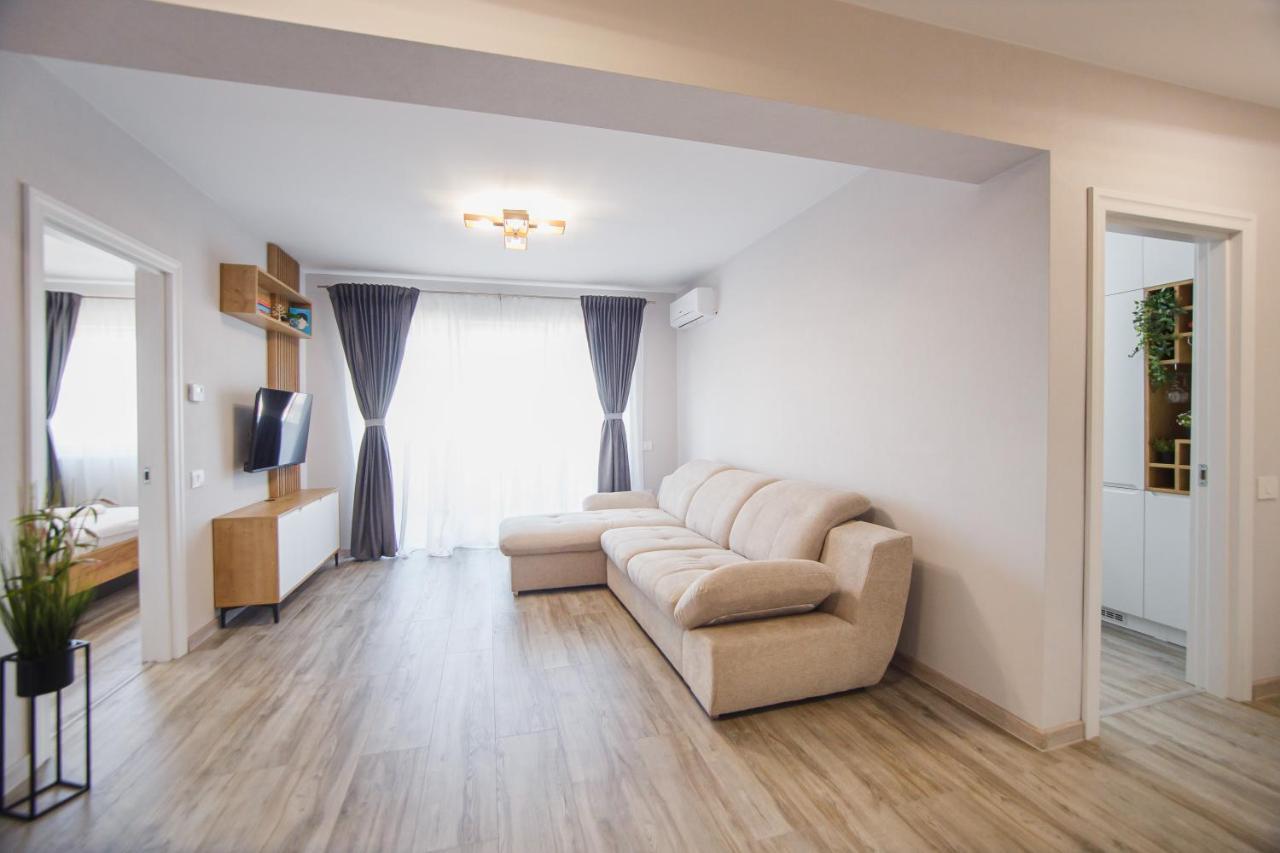Creamy Wood Haven Apartment ออราแด ภายนอก รูปภาพ