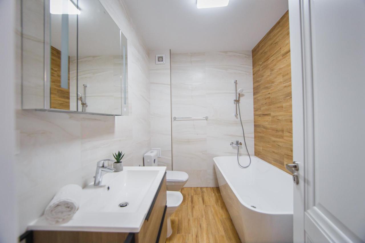 Creamy Wood Haven Apartment ออราแด ภายนอก รูปภาพ