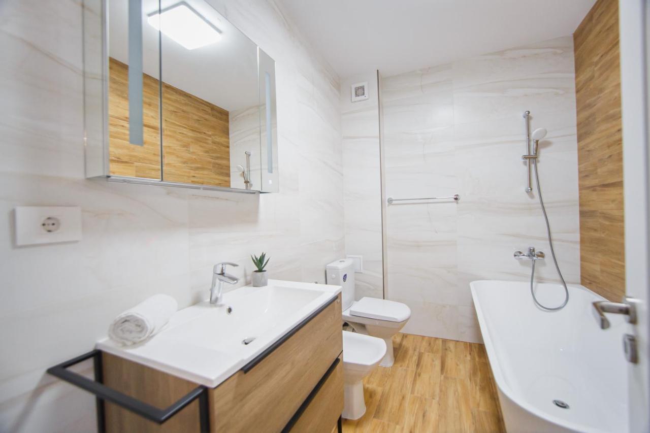Creamy Wood Haven Apartment ออราแด ภายนอก รูปภาพ